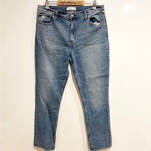 Abercrombie & Fitch High Rise Skinny Jean